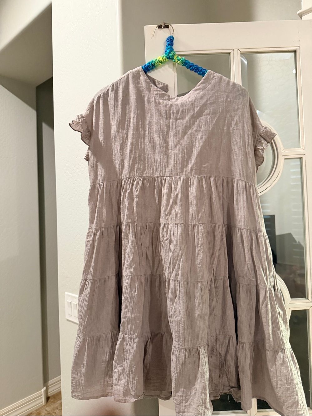 Listicle Light grey Tiered Flutter-Sleeve Casual Dress